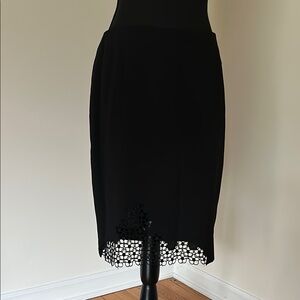 ARMANI COLLEZIONI Elegant Black Lace Hem Skirt